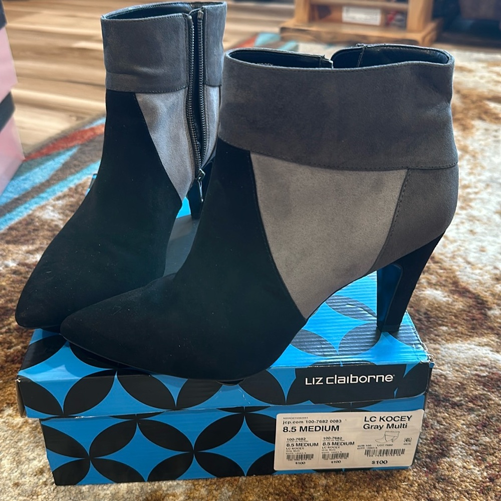 Liz Claiborne 8 1/2 gray and black short boots